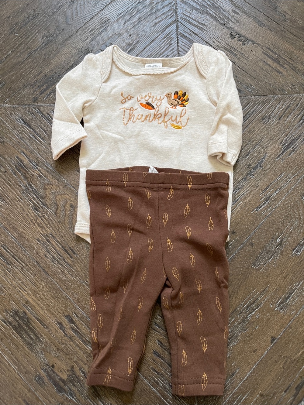 Starting Out Cream Thanksgiving Turkey Bodysuit With Leggings